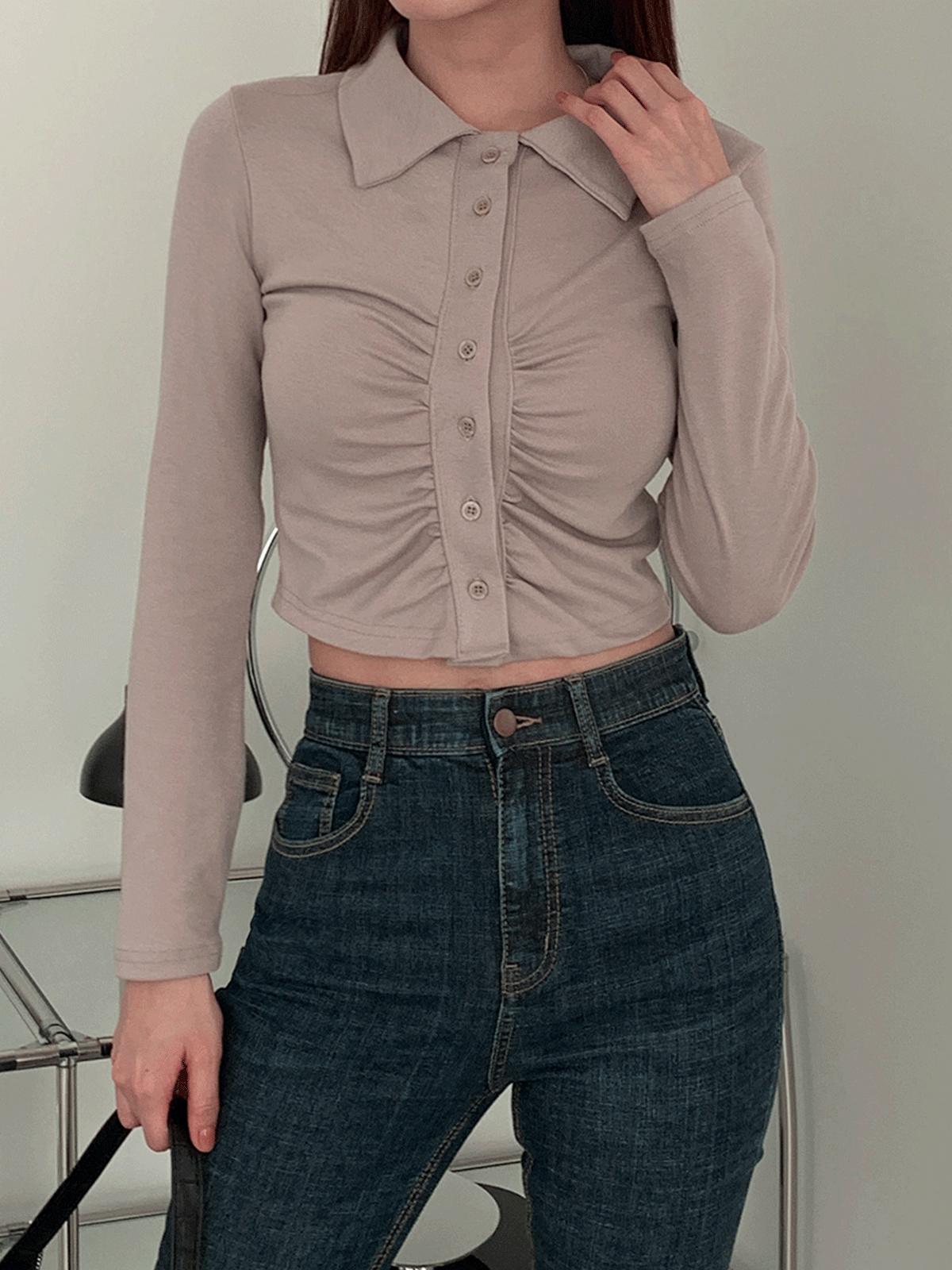 T10575K28-하네티 쫀득 카라 셔링 버튼 긴팔 크롭 티셔츠