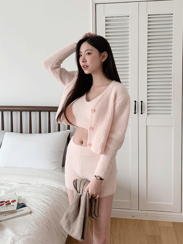 SET2447K2C-란웃타 울 니트 V넥 크롭 가디건 나시 숏팬츠 세트