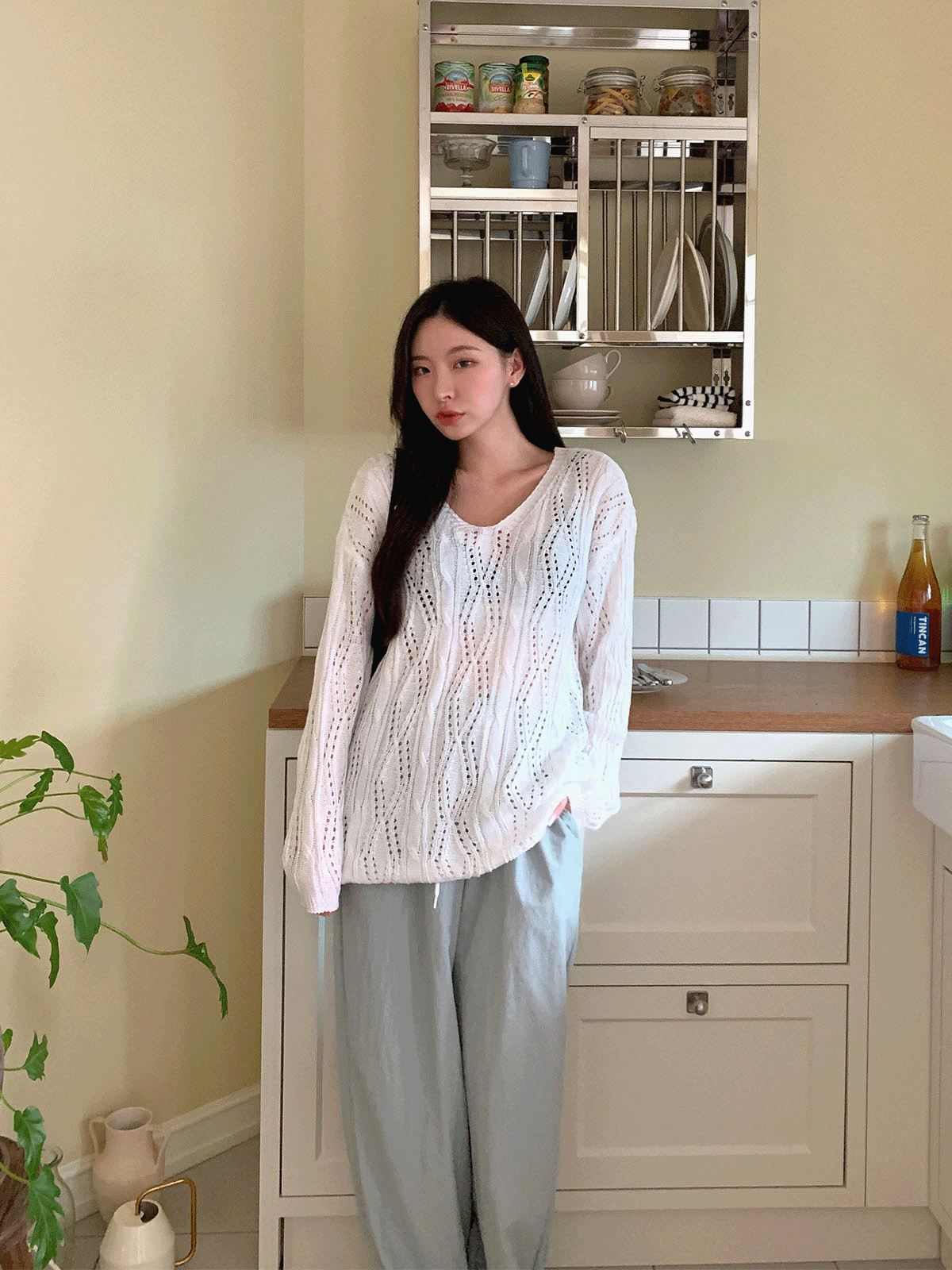NT4645K36-대르오 브이넥 뒷 코르셋 긴팔 꽈배기 니트